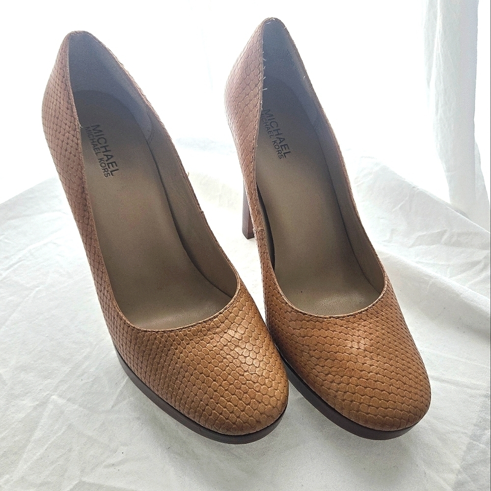 Michael Kors Snakeskin Heels EUC - Picture 15 of 16